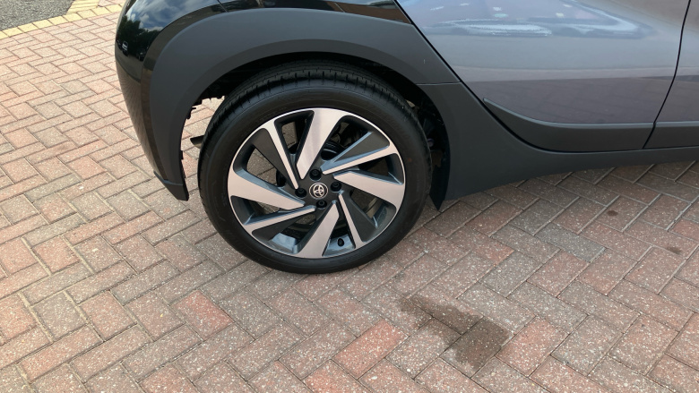 Toyota Aygo X 1.0 VVT-i Edge 5dr Petrol Hatchback